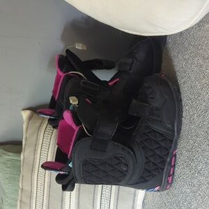 Burton women's 8 snowboard boots black pink